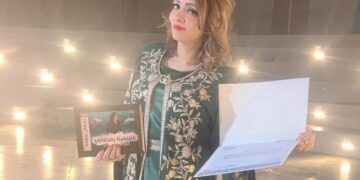 تكريم الإعلامية لمياء عبد الستار