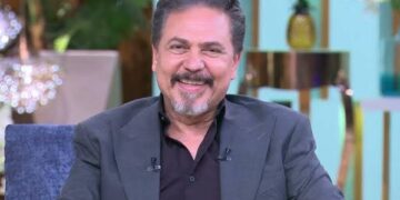 وزيرة الثقافة تُجدد الثقة في الفنان محمد رياض لرئاسة المهرجان القومي للمسرح