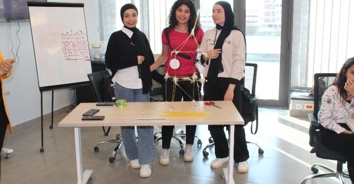 تحت شعار”  رائد أعمال مبدع بإختلاف ” بدأت أولى فعاليات البرنامج التدريبى بقطاع الابتكار والتدريب بجامعة عين شمس