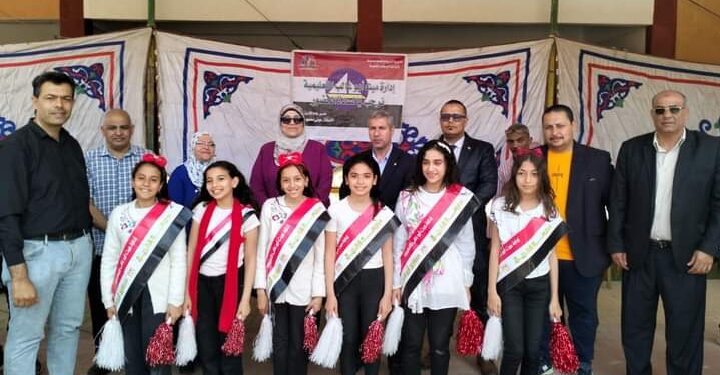 مدير “تعليم دمياط”  يشهد ورش عمل مخرجات ونواتج الأنشطة الطلابية لمدارس ميت  ابو غالب