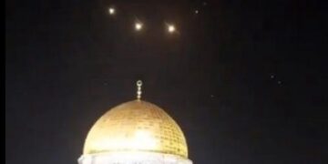كيف تفاعل رواد مواقع التواصل مع الهجوم الايراني على اسرائيل؟
