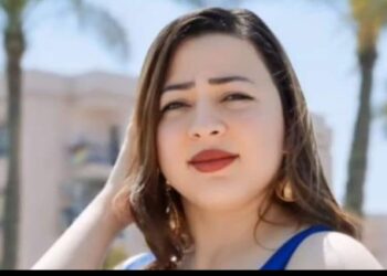 سيشن جديد رائع لرمز الأنوثة الموديل منى يونس