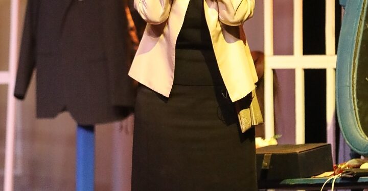 خالد جلال يشهد عرض المونودراما “ودارت الأيام” بالهناجر