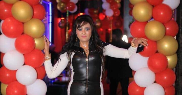 تريند عيد ميلاد سيدة الأعمال فراولة أبوالدهب يتصدر محركات البحث بجوجل بحضور سيدة الأعمال الإمارتية التي أهدتها لفة دولارات