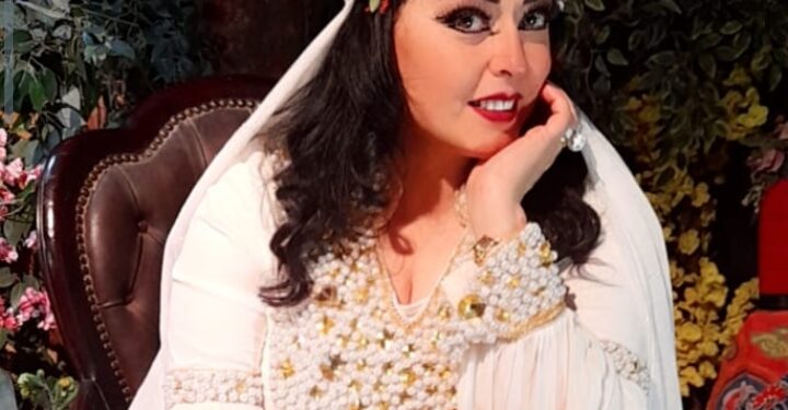 الفنانة المتألقة هند عاكف ضيفة شرف مهرجان(جولدن كوين)في موسمه الثاني