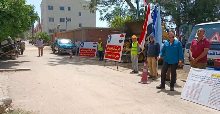 اصطفاف معدات ومركبات الوحدة المحلية لمدينة ميت ابوغالب