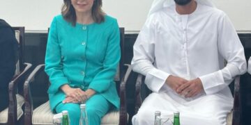 وزيرة الثقافة تلتقي نظيرها الإماراتي في مستهل زيارتها لدولة الإمارات لحضور افتتاح “معرِض أبو ظبي الدُولي للكتاب