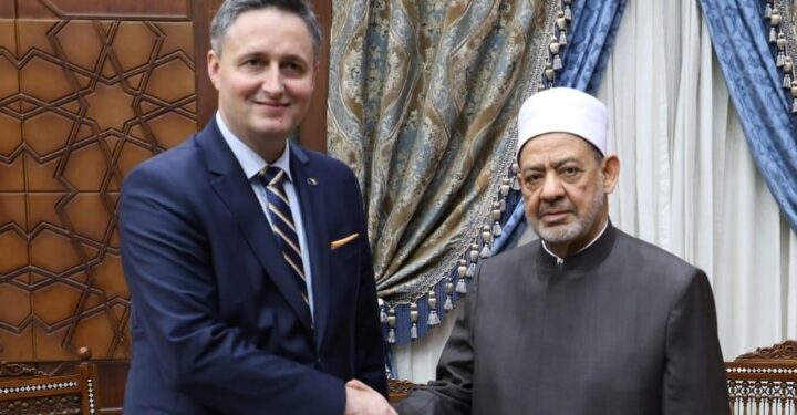 شيخ الأزهر والرئيس البوسني في بيان مشترك : ما يحدث في غزة وصمة عار على جبين الإنسانية