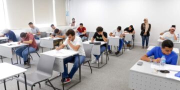 د.سامح ندا يتفقد امتحانات الفصل الدراسى الثانى بالجامعة اليابانية