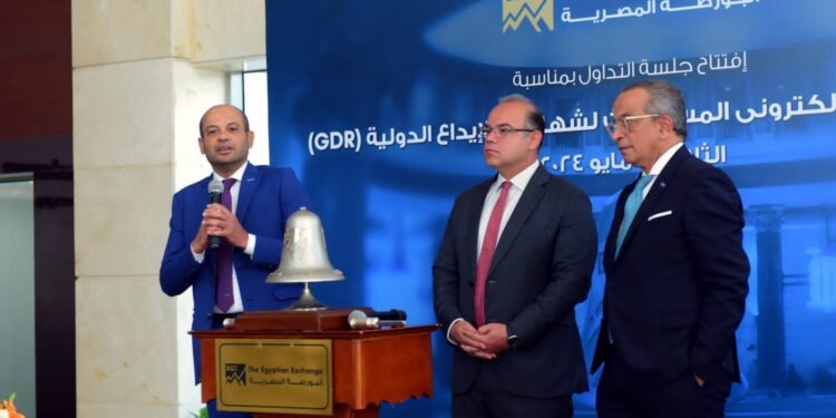 رئيسا البورصة المصرية والرقابة المالية يشهدان بدء تطبيق نظام رقمنة أعمال شهادات الإيداع الدولية (GDR)