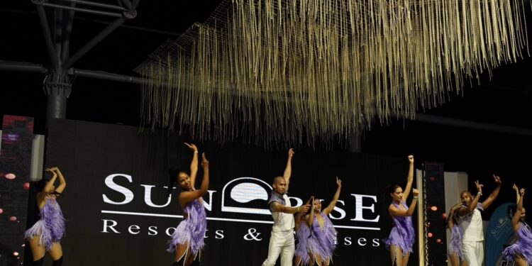 جميلات توب موديل يؤكدن : شواطئ الغردقة هي الأجمل في العالم