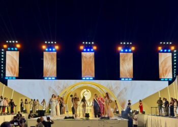 فى احتفاليه ضخمة بـ ” ازها السخنة ” رومانيا تفوز بجائزة توب موديل في دورته الـ30