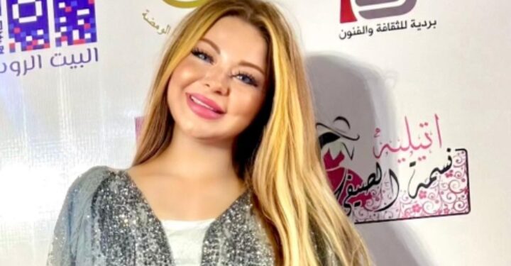 تألق ونجاح مستمر للإعلامية شذا شعبان تشبه الباربى في مهرجان (بردية السينما)رئيس المهرجان الكاتب عبد الرحيم كمال مؤلف مسلسل الحشاشين