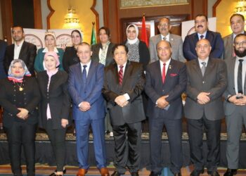 كرم شخصيات سياسية وفنية وإعلامية : ملتقي القاهرة الدولي للريادة والأستثمار يؤكد اهمية النهوض بالاستثمار المشترك لتحقيق تطلعات الشعوب العربية