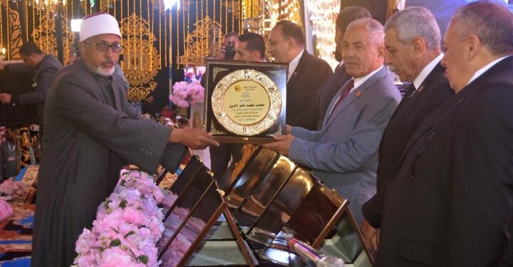 حزب حماه الوطن يرسم صورة مضيئه للوعى تكريم 2000من حفظه القران