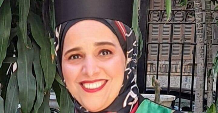 الإعلامي محمود الهندي يهنئ الدكتورة ابتسام فوزي لثقة وزير التعليم العالي بتكليفها مدير عام للمكتب الإعلامي للوزارة