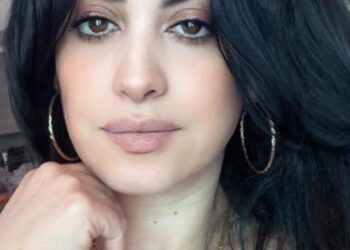 أقوى كلما إنكسرت “