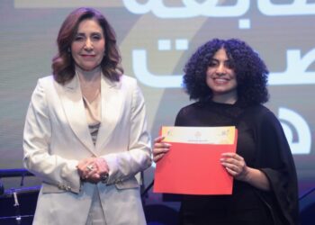 وزيرة الثقافة تُسلم جوائز النسخة السابعة لمسابقة الصوت الذهبي لاكتشاف الموهوبين في الغناء وتعلن تنظيم حفلات منفردة لكل فائز منهم