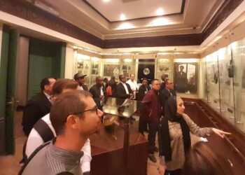 وفد اليونسكو يزور معهد الموسيقى العربية ويتفقد متحف الآلات الموسيقية ومقتنيات الموسيقار محمد عبدالوهاب