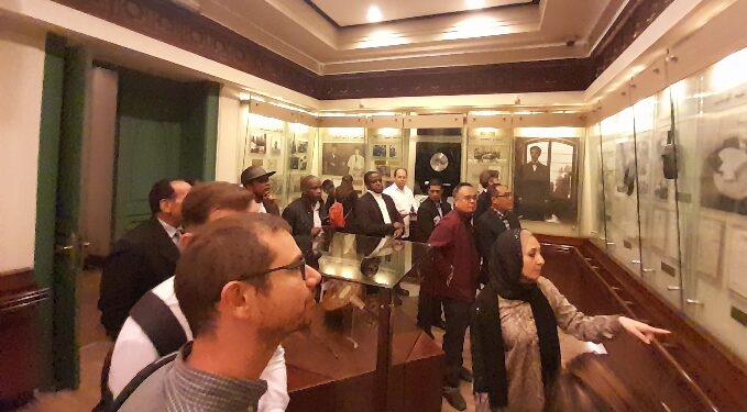 وفد اليونسكو يزور معهد الموسيقى العربية ويتفقد متحف الآلات الموسيقية ومقتنيات الموسيقار محمد عبدالوهاب