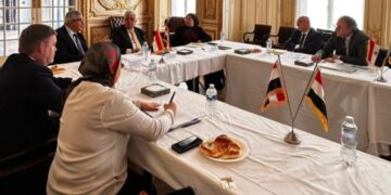 وزير التعليم العالي يلتقي بوفد جامعة إكستر البريطانية لبحث وتعزيز التعاون المُشترك