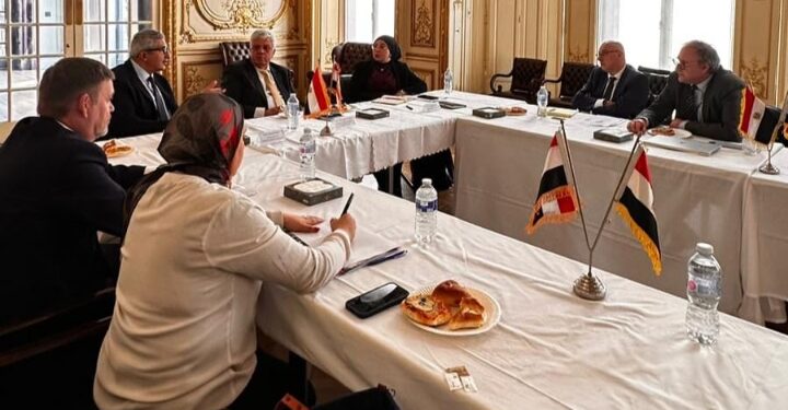 وزير التعليم العالي يلتقي بوفد جامعة إكستر البريطانية لبحث وتعزيز التعاون المُشترك