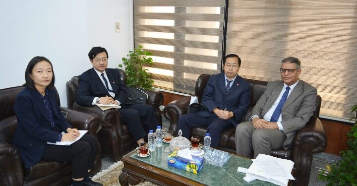 هيئة الاستشعار من البعد تستقبل وفدا من السفارة الصينية لتعزيز التعاون في مجال تكنولوجيا المعلومات وبيانات الأقمار الصناعية