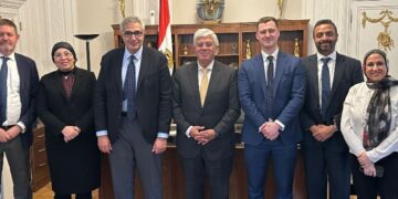 وزير التعليم العالي يبحث ومدير مؤسسة “التايمز”  سبل مواصلة الجامعات المصرية  تعزيز تصنيفاتها الدولية