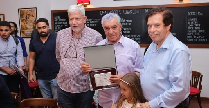 إتحاد الكتاب والصحفيين الأسبان يمنح زاهي حواس جائزة رجل العام