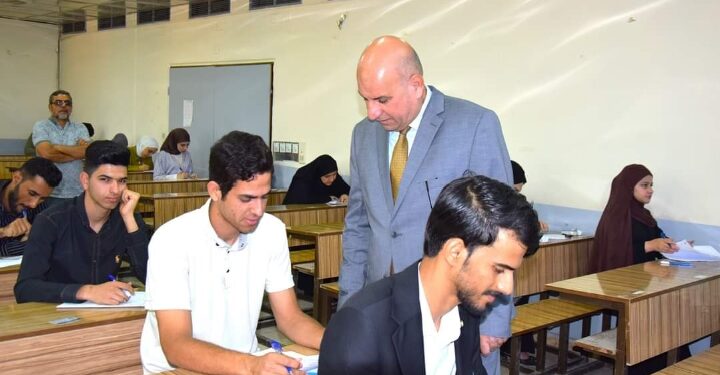 رئيس جامعة الفرات الأوسط التقنية يزور المعهد التقني كربلاء لمتابعة سير العملية الامتحانية