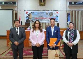 محافظ دمياط تٌسلم ٩١  تأشيرة حج للحجاج الفائزين بالقرعة لهذا العام