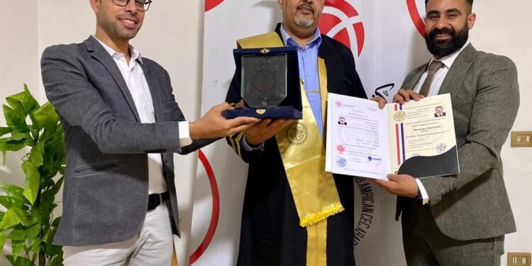 العربى الأمريكي يمنح الممثل القانوني للهيئة الوطنية لمكافحة الفساد الدكتوراه الفخرية في مجال “العمل العربي الرقابي المتميز”