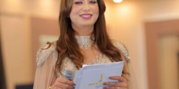 الإعلامية إيمي الأحمدي تبهر الحضور في تقديمها لمهرجان(الصخرة)