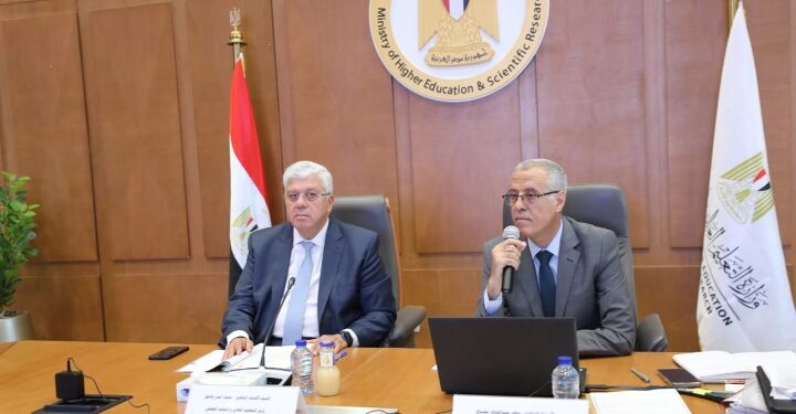 وزير التعليم العالي يرأس اجتماع مجلس الجامعات الأهلية