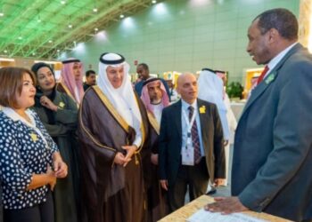 وزير البيئة والمياه والزراعة السعودي يزور جناح المنظمة العربية للتنمية الزراعية  في المعرض المصاحب للمنتدى العربي للبيئة
