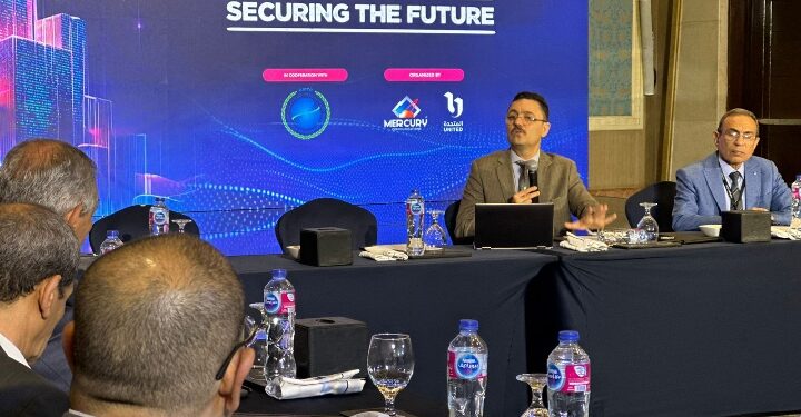 على هامش مؤتمر أمن المعلومات والأمن السيبراني مساعد الوزير للحوكمة الذكية يعقد لقاءًا مع المديرين التنفيذيين بالجامعات المصرية