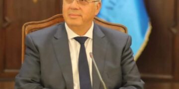 التعليم العالي والبحث العلمي : بحوث الفلزات يبحث التعاون مع الولايات المُتحِدة الأمريكية في تطوير مواد لإنتاج الوقود باستخدام الطاقة الشمسية