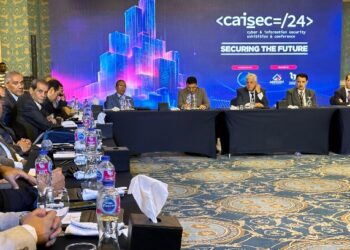 وزير التعليم العالي يُناقش “فجوة مهارات الأمن السيبراني” في مائدة مُستديرة مع كُبرى شركات الصناعة