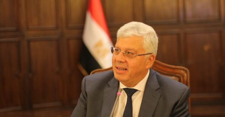 وزير التعليم العالي يعلن صدور عدة قرارات جمهورية بتعيين قيادات جامعية جديدة