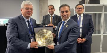 على هامش مشاركته في اجتماع وزراء التعليم العالي لدول البريكس في روسيا : عاشور  يلتقي بوزير التربية والتعليم الإماراتي