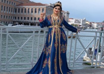 سفيره القفطان المغربى رمانه فاطمه الزهراء تحكى أن المغرب أرض القبطان الرئيسى  القبطان المغربى لاجدال فيه والجزائريون مستحون تراثهم من أهل عثمان