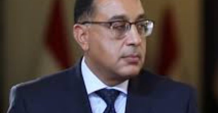 مدبولي: تطبيق مواعيد غلق المحلات في العاشرة مساءً بدءًا من أول يوليو