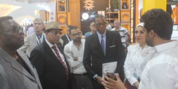 مستر تولا سفير الكونغو في حضور افتتاح معرض التشييد والبناء