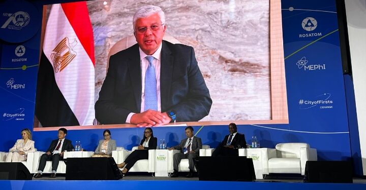 وزير التعليم العالي يشارك (عن بُعد) في المنتدى النووي الدولي الثاني للشباب “أوبنينسك الجديد 24 ” بروسيا الاتحادية