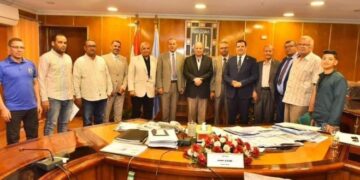 محافظ اسيوط اللواء عصام سعد يلتقي مع كوكبة من ابناء واهالي بني عدي