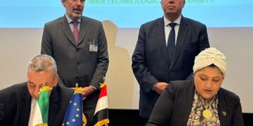 وزير التعليم العالي والسفير الإيطالي يشهدان توقيع مذكرتي تفاهم بين جامعتين تكنولوجيتين وكُبرى المعاهد التقنية الإيطالية