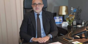 صرخة في وجه التسول كيف تهدد المضايقات السياحة العربية في قلب القاهرة