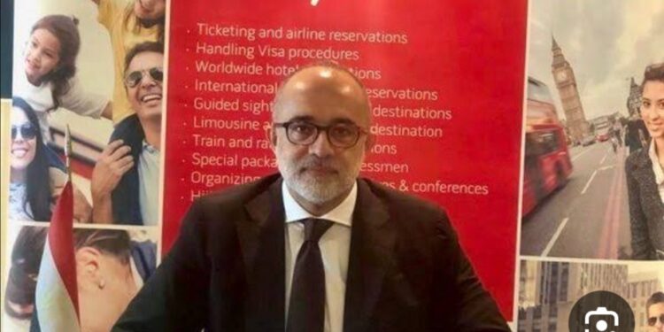 من الفيسبوك إلى حقائب السفر رحلة بحث إفتراضيه تغير وجه السياحة العالمية