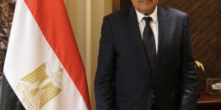 بعد أدائه اليمين الدستورية أمام فخامة الرئيس : وزير الكهرباء توجيهات من القيادة السياسية الاهتمام بتحسين جودة التغذية الكهربائية والارتقاء بمستوى الخدمات المقدمة للمواطن