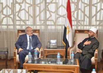 وزير الأوقاف يستقبل رئيس جامعة القاهرة لتهنئته بتوليه حقيبة وزارة الأوقاف